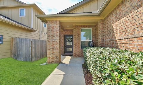 Photo of 108 Clay Creek Lane, Conroe, TX 77316 (MLS # 35810936)
