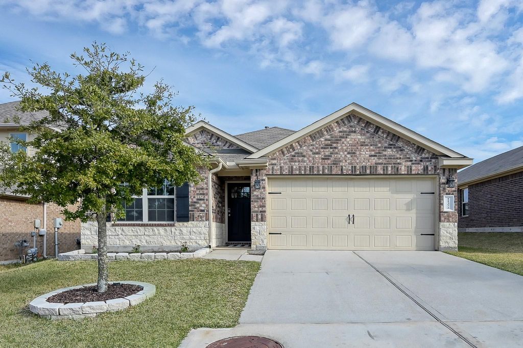 Photo of 11372 Dawn Beach Lane, Conroe, TX 77304 (MLS # 97350877)