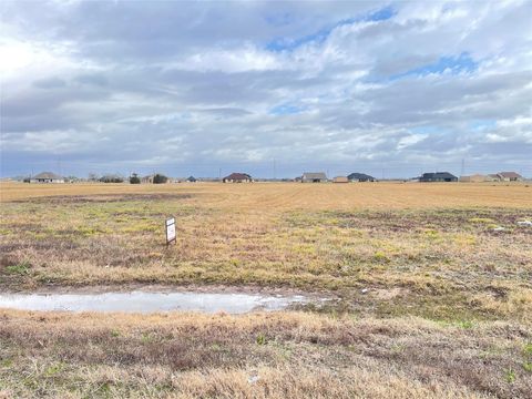 590 Longhorn Trail Angleton TX 77515