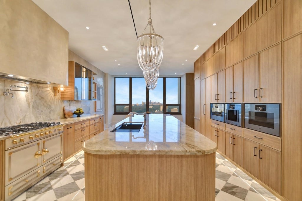 Photo of 1275 S Post Oak Lane #2502, Houston, TX 77056 (MLS # 78745561)