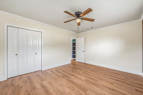 Tiny photo for 10042 Lazy Oaks Street, Houston, TX 77080 (MLS # 48046333)