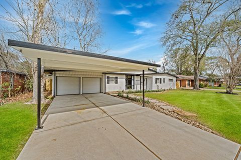 Tiny photo for 10042 Lazy Oaks Street, Houston, TX 77080 (MLS # 48046333)