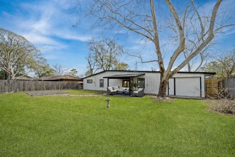 Tiny photo for 10042 Lazy Oaks Street, Houston, TX 77080 (MLS # 48046333)