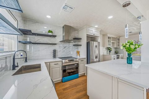 Tiny photo for 10042 Lazy Oaks Street, Houston, TX 77080 (MLS # 48046333)