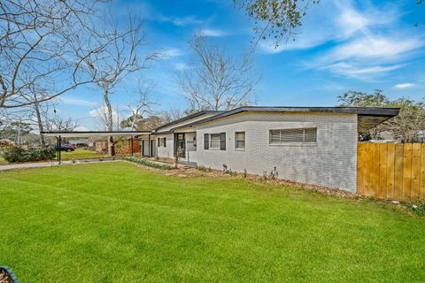 Tiny photo for 10042 Lazy Oaks Street, Houston, TX 77080 (MLS # 48046333)