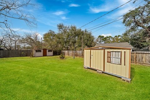 Tiny photo for 10042 Lazy Oaks Street, Houston, TX 77080 (MLS # 48046333)