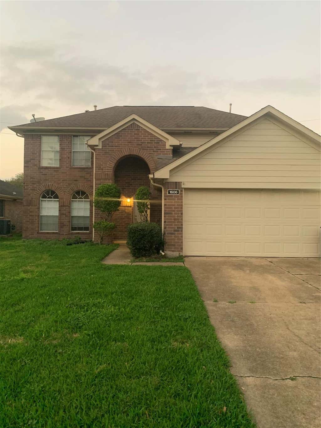 Photo of 1606 Misty Fawn Lane, Fresno, TX 77545 (MLS # 35301194)