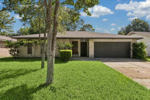 Photo of 17134 Barcelona Drive, Friendswood, TX 77546 (MLS # 74521136)