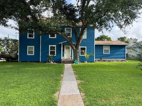 Photo of 701 14th Avenue N, Texas City, TX 77590 (MLS # 79375050)