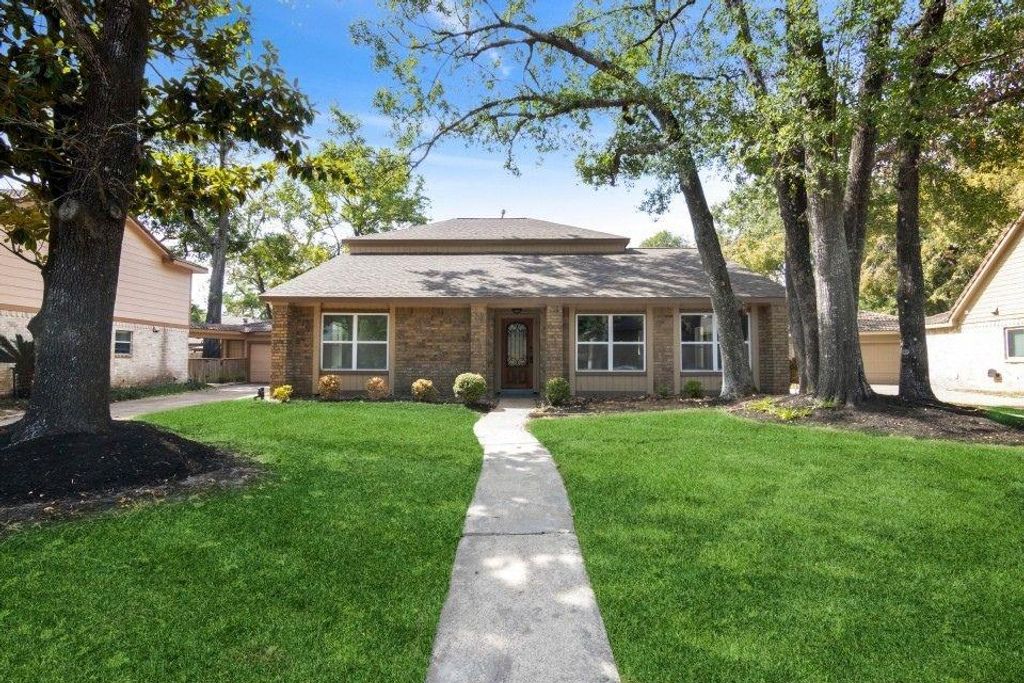 Photo of 3215 Falling Brook Drive, Kingwood, TX 77345 (MLS # 10943274)