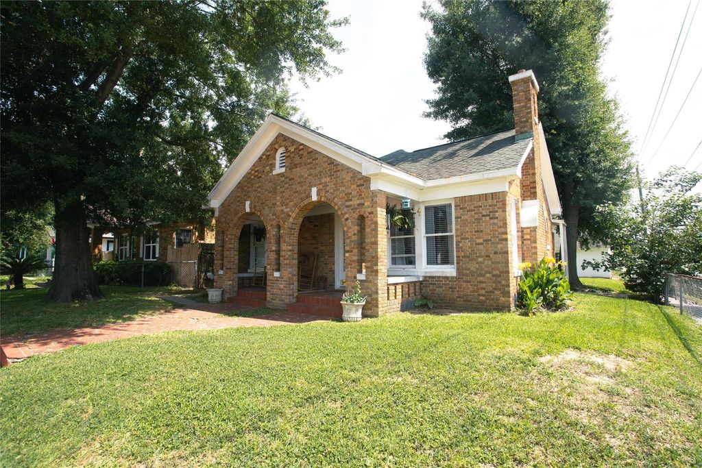 Photo of 3229 Wisconsin Street, Baytown, TX 77520 (MLS # 44093211)
