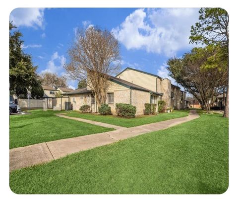 Photo of 7016 S Dairy Ashford Road, Houston, TX 77072 (MLS # 68784621)