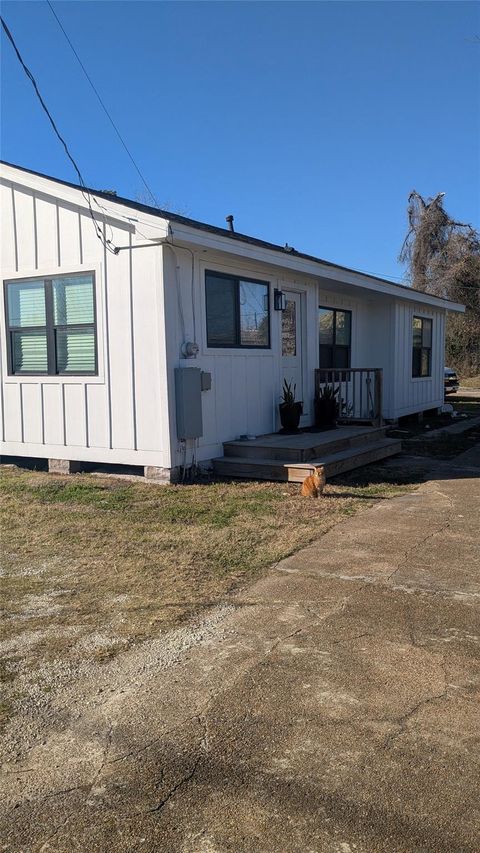 Photo of 731 Post St Street, Houston, TX 77022 (MLS # 54374171)