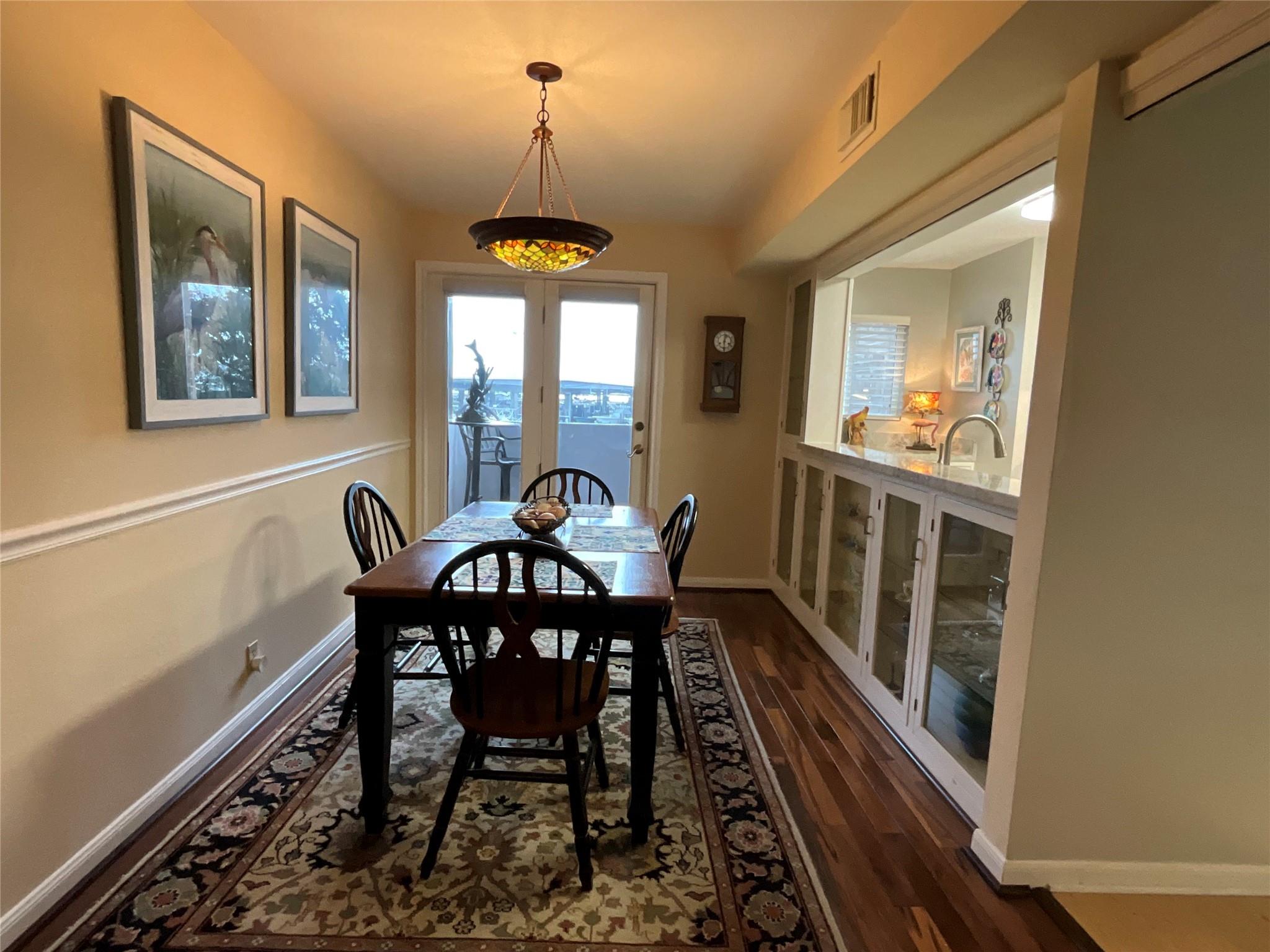 702 N Holiday Drive 4