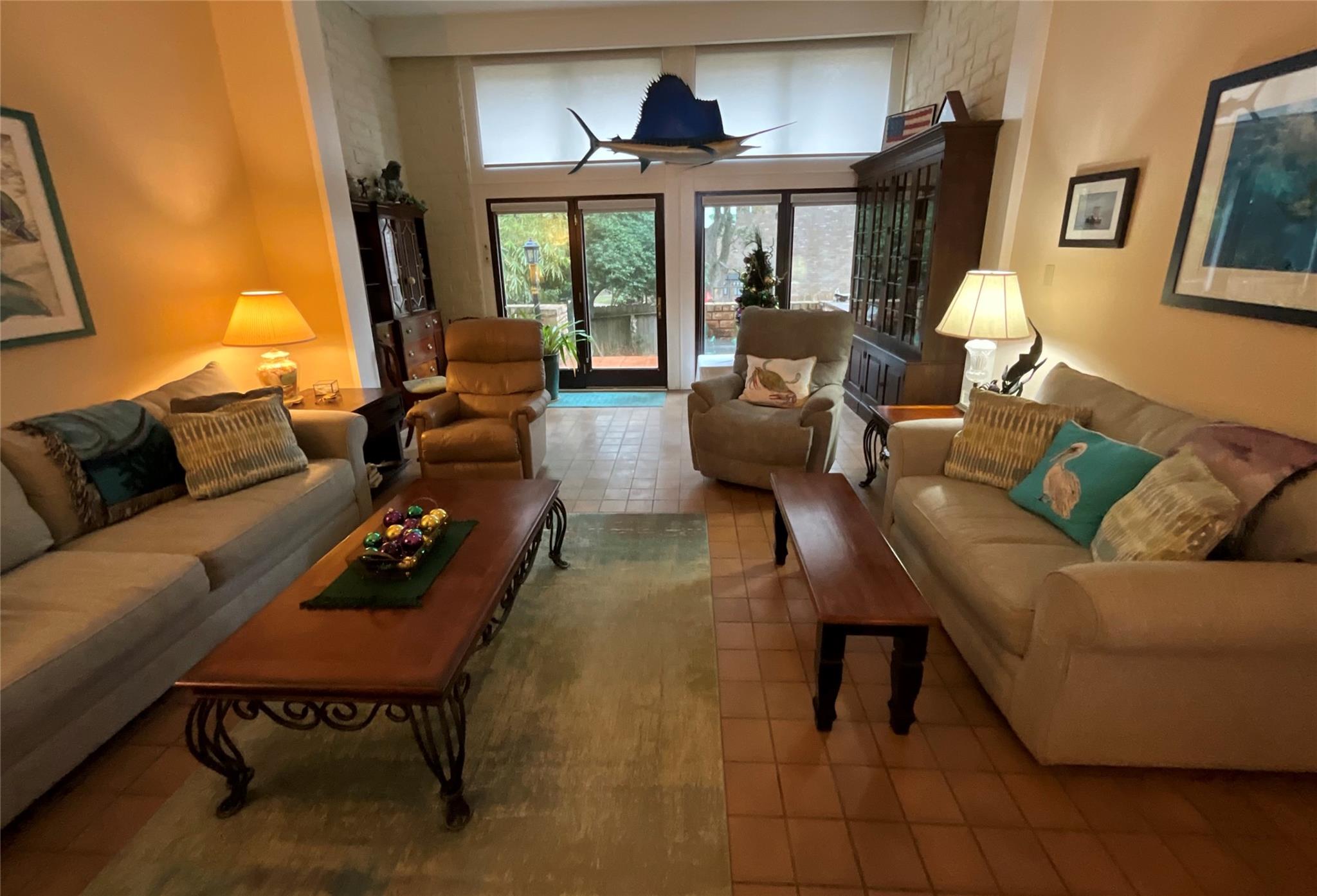 702 N Holiday Drive 4