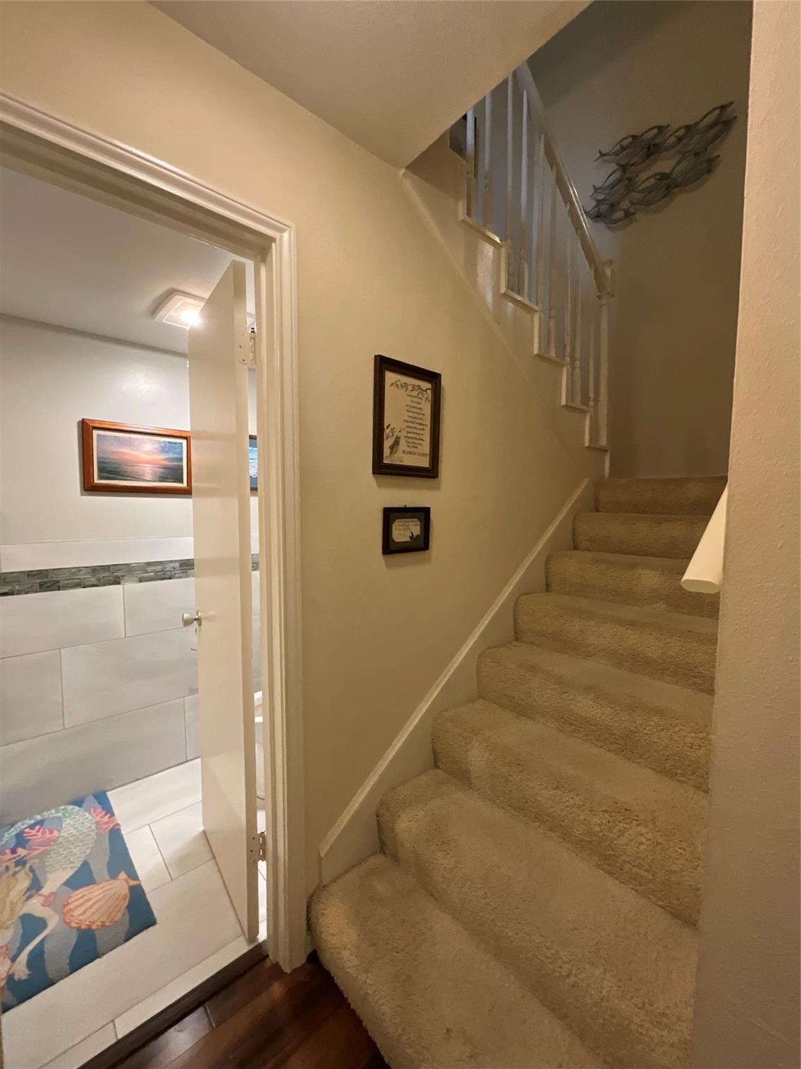 702 N Holiday Drive 4