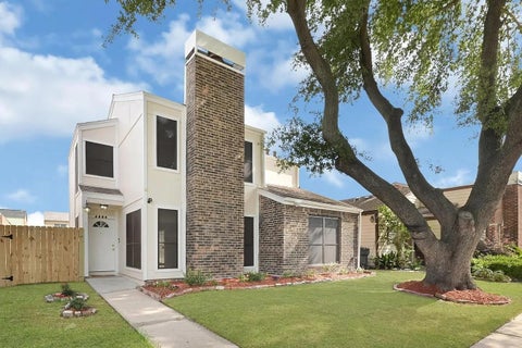 Photo of 6326 Cambridge Glen Lane, Houston, TX 77035 (MLS # 4182748)