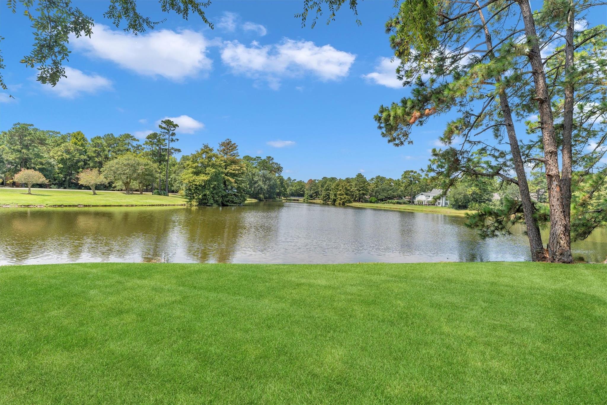1 E Wedgewood Glen
