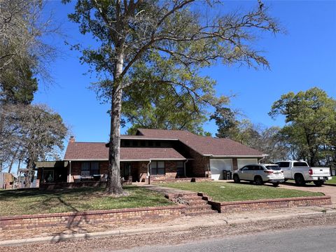 Homes For Sale - 201 Westwood Drive<br/> Trinity County, Trinity, TX 75862