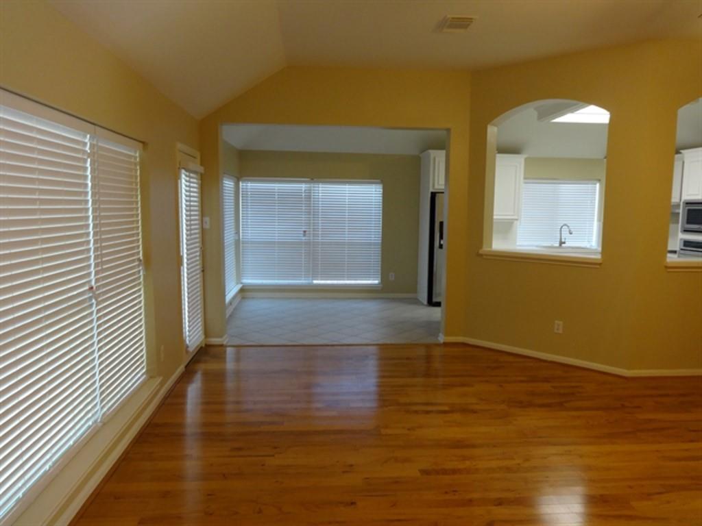 104 Laguna Pointe Drive