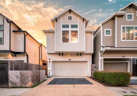 Photo of 5107 Darling Street, Houston, TX 77007 (MLS # 39655317)