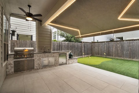 Photo of 5107 Darling Street, Houston, TX 77007 (MLS # 39655317)