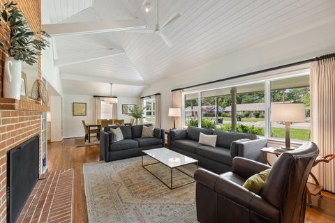 Photo of 4015 Ascot Lane, Houston, TX 77092 (MLS # 54183428)