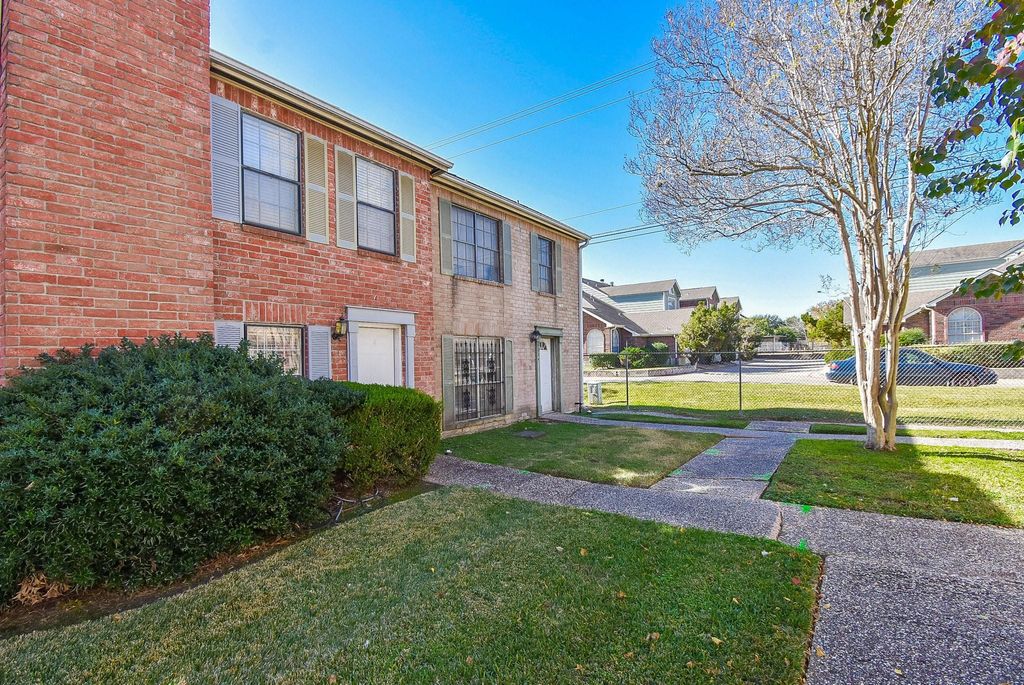 Photo of 4022 Belle Park Drive #4022, Houston, TX 77072 (MLS # 38414585)