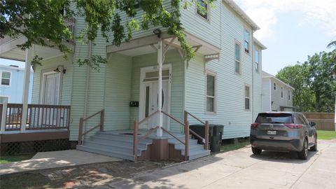Photo of 811 28th Street #A, Galveston, TX 77550 (MLS # 52428905)