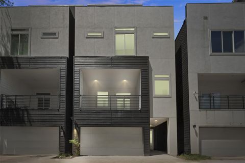 Photo of 513 Schweikhardt Street, Houston, TX 77020 (MLS # 53883346)