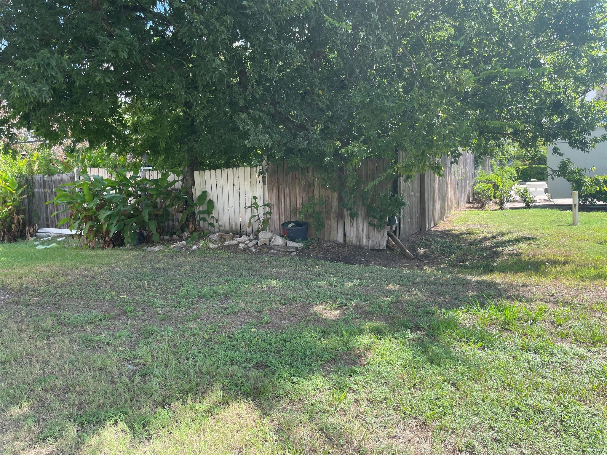 12747 Bates Lane