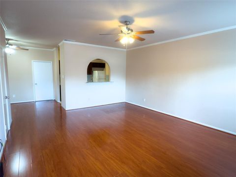Photo of 9800 Pagewood Lane #2705, Houston, TX 77042 (MLS # 8263941)