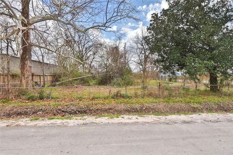 202 Burbank Street Houston TX 77076