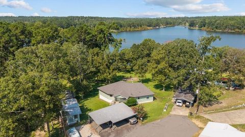 Photo of 207 Fishers Point, Burkeville, TX 75932 (MLS # 48833402)