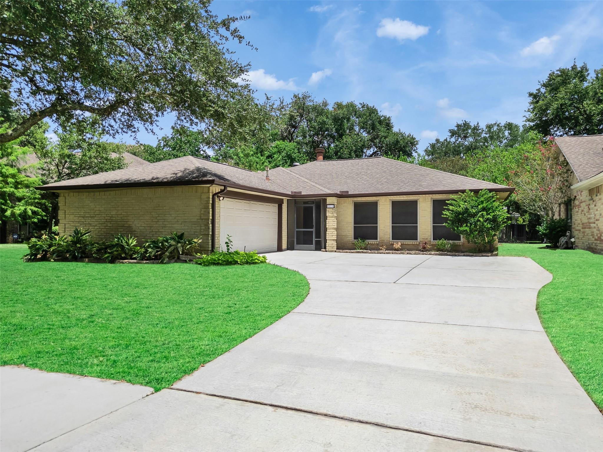 2819 Poplar Creek Lane