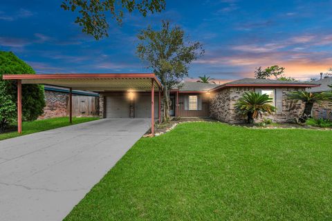 Photo of 1110 E Brown Lane, Deer Park, TX 77536 (MLS # 68671322)