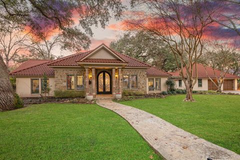 Photo of 1524 Travis Street, Columbus, TX 78934 (MLS # 68824655)