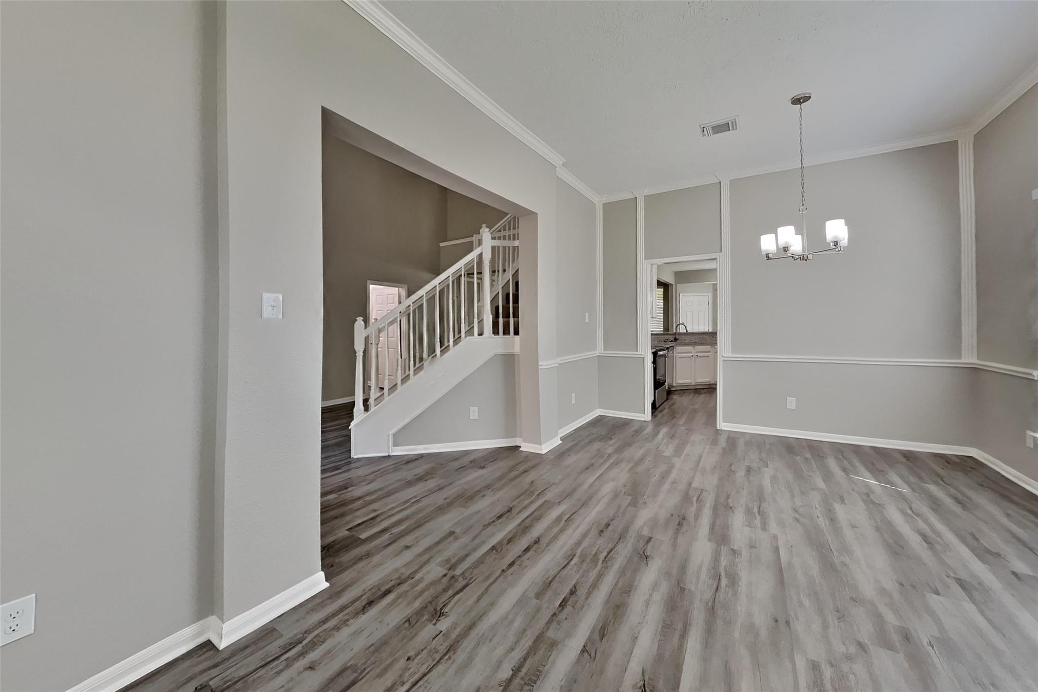1906 Crescent Oak Drive