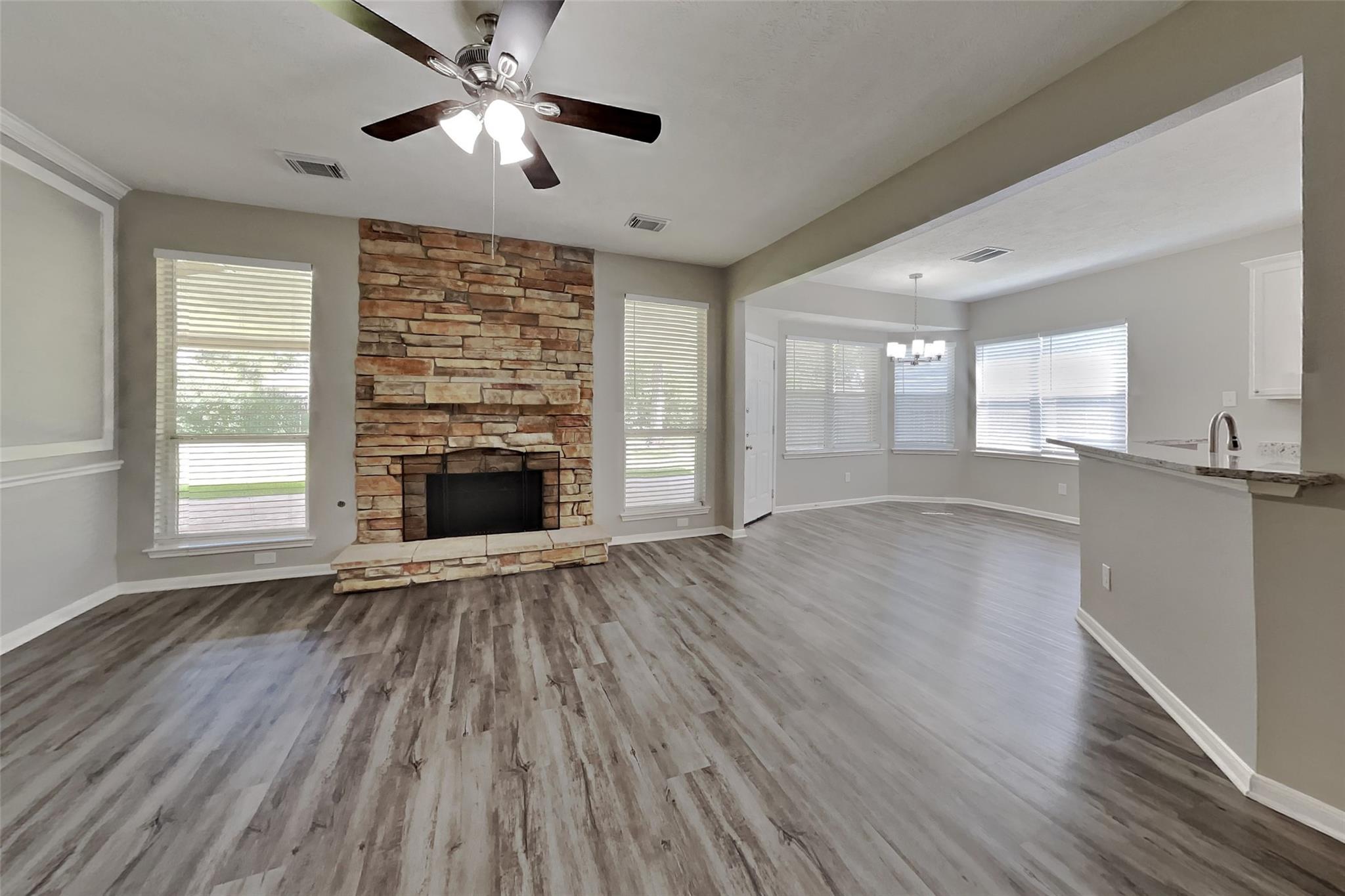 1906 Crescent Oak Drive