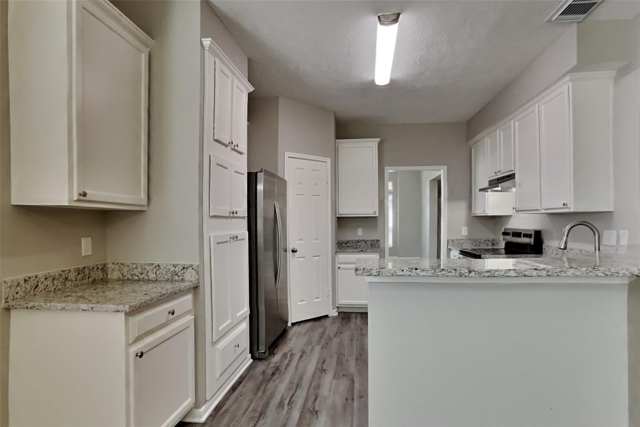 1906 Crescent Oak Drive