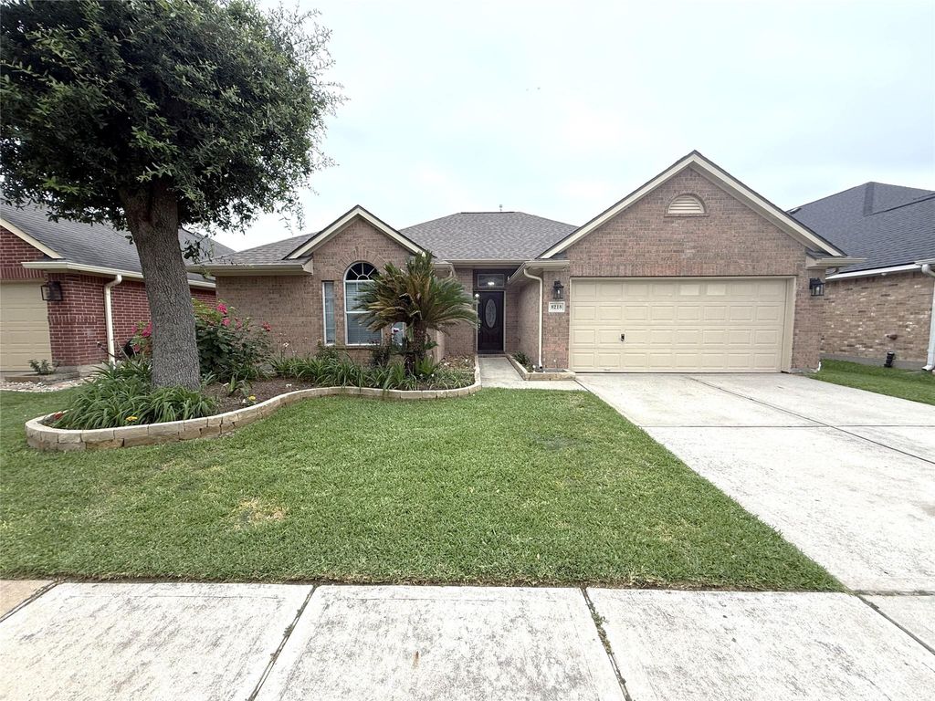 Photo of 8218 Terrace Brook Drive, Houston, TX 77040 (MLS # 72609187)