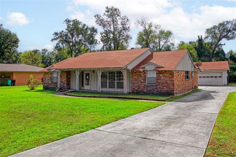 Photo of 408 Rolling Wood Road, Baytown, TX 77520 (MLS # 76823001)
