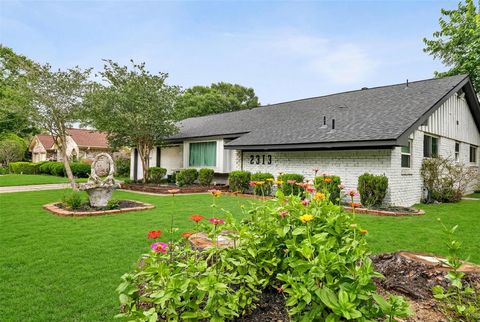 Photo of 2313 Cedar Street, Pearland, TX 77581 (MLS # 54987734)
