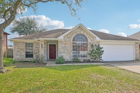Homes For Sale - 4718 Stone Bridge Street<br/> Baytown, TX 77521