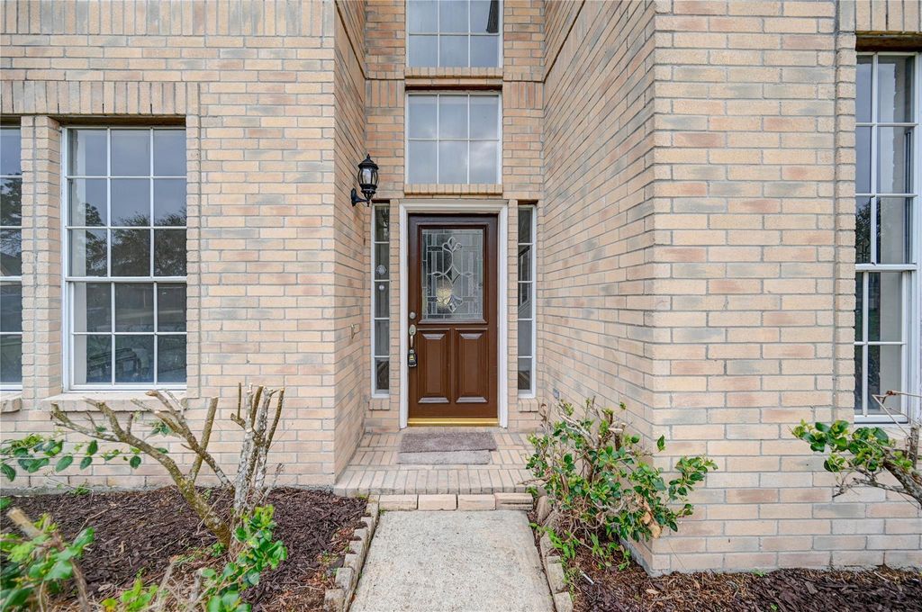 Photo of 11906 Dinosaur Valley Drive, Sugar Land, TX 77498 (MLS # 37716772)