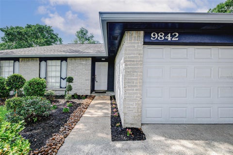 Photo of 9842 Shell Rock Road, La Porte, TX 77571 (MLS # 56469551)