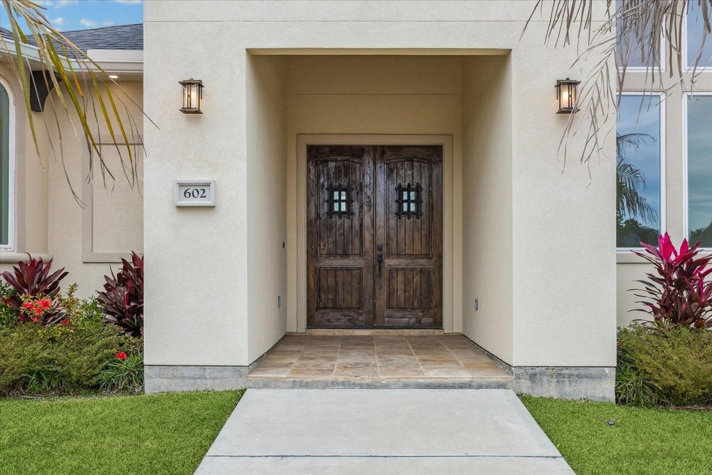 Photo of 602 Appia Drive, Kemah, TX 77565 (MLS # 60760495)