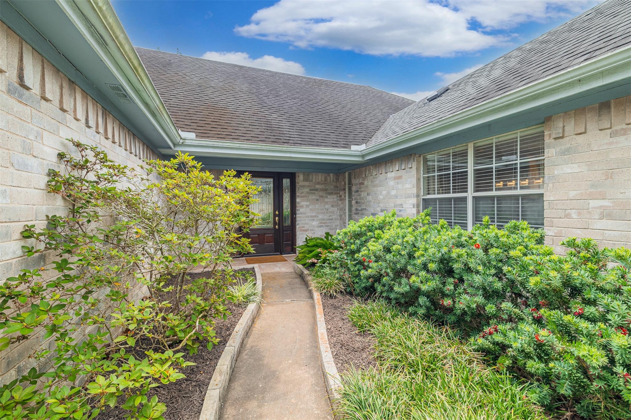 519 E Hillary Circle