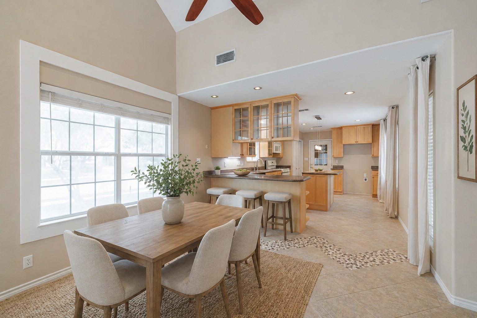 519 E Hillary Circle