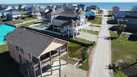 Photo of 922 Driftwood Drive, Crystal Beach, TX 77650 (MLS # 17622629)